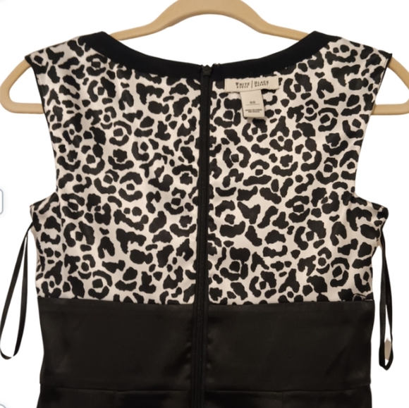 🎁 WHBM Vintage LBD. Has Pleating on Bust Area, Wide Waistband, Front Side Slit - Picture 8 of 12